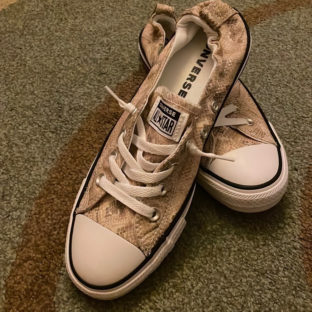 Women Converse “Chuck Taylor”